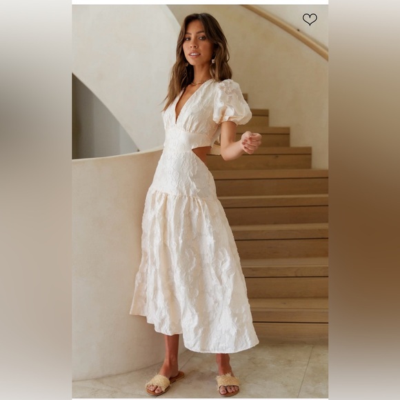 Fortunate one Make the Most Maxi Dress in cream size small - Picture 1 of 2